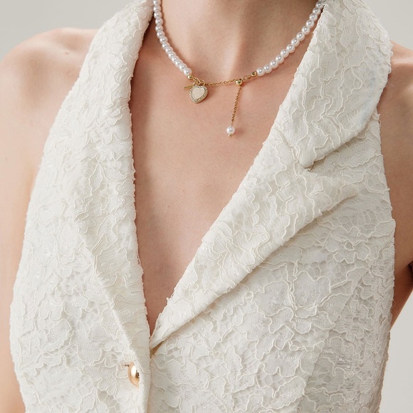 Elegant White Lace Backless Dress - Picture 3 of 4